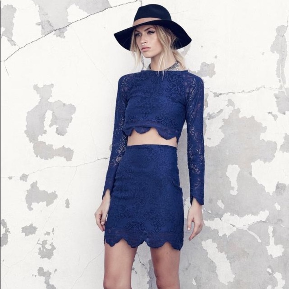FL&L MIDNIGHT BLUE CROP TOP